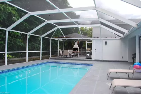 Exterior - 92 Madison Dr, Naples, FL 34110 photo 4 of 6