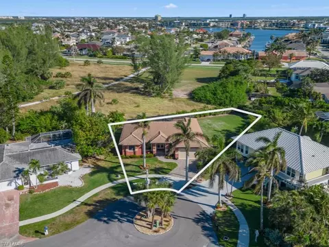 671 Diplomat Ct, Marco Island, FL 34145