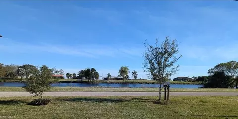 1792 Riverside Dr, Moore Haven, FL 33471 photo 3