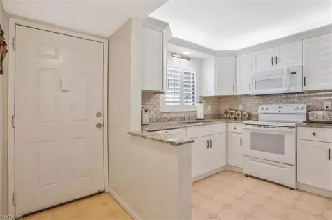 4238 27th Ct SW #102, Naples, FL 34116