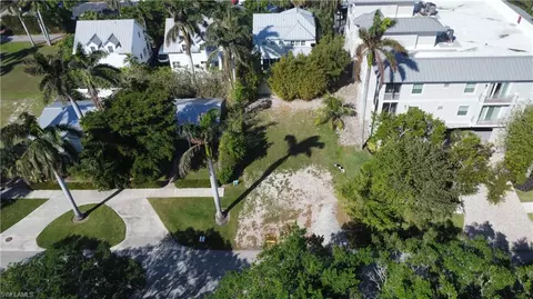 855 9th Ave S, Naples, FL 34102 photo 3