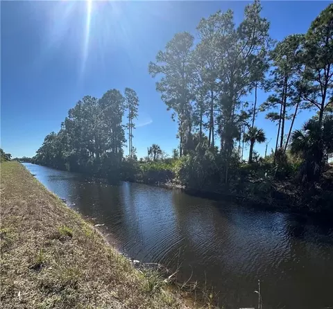 218 Victoria Ave S, Lehigh Acres, FL 33974