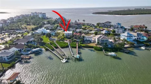 86 Dolphin Cir, Naples, FL 34113