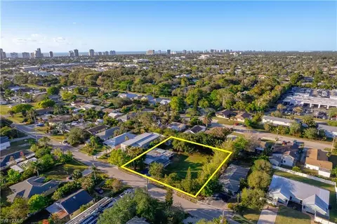1303 Trail Terrace Dr, Naples, FL 34103