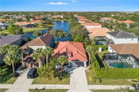8393 Laurel Lakes Blvd, Naples, FL 34119