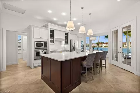 6752 Compton Ln N, Naples, FL 34104 photo 4