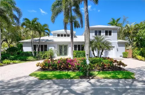 315 6th St N, Naples, FL 34102