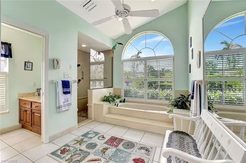 Bath - 2290 Queens Way, Naples, FL 34112 photo 2 of 5
