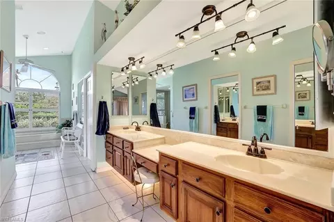 Bath - 2290 Queens Way, Naples, FL 34112 photo 1 of 5