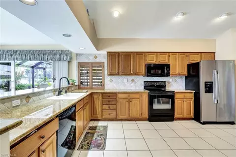 Kitchen - 2290 Queens Way, Naples, FL 34112 photo 2 of 2