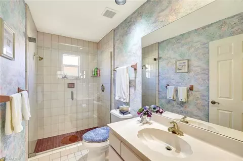 Bath - 2290 Queens Way, Naples, FL 34112 photo 4 of 5