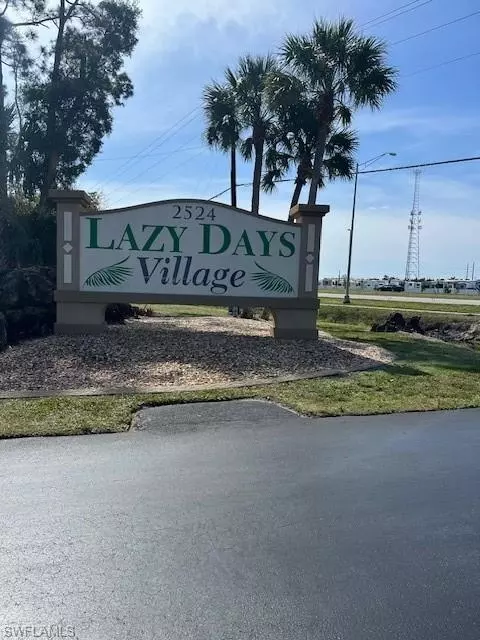 546 Freedom St, North Fort Myers, FL 33917