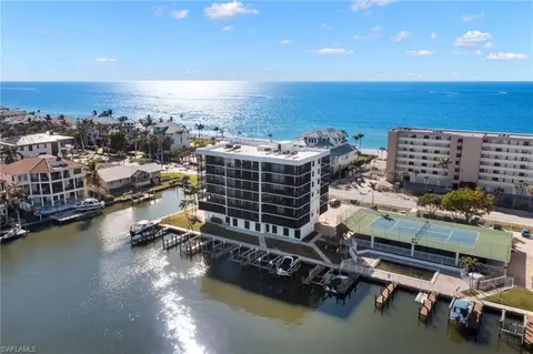 10420 Gulf Shore Dr #143, Naples, FL 34108