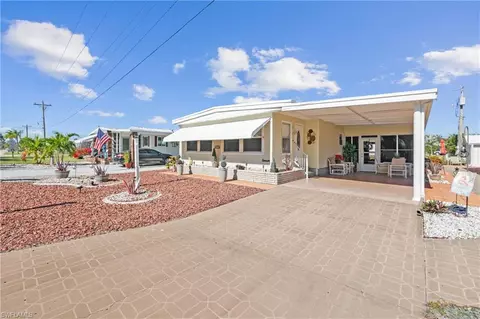 5471 Forest Park Dr, North Fort Myers, FL 33917