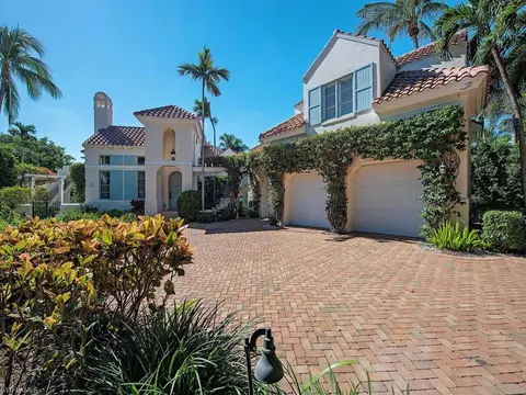 266 Little Harbour Ln, Naples, FL 34102