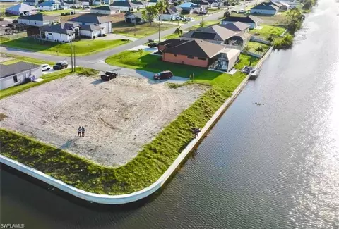 1117 NE 10th Pl, Cape Coral, FL 33909