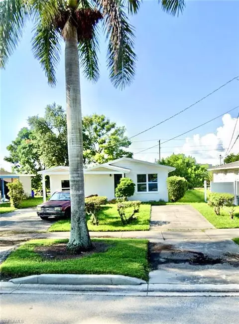 1350 5th Ave N, Naples, FL 34102