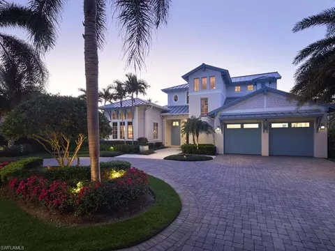 631 Broad Ct N, Naples, FL 34102