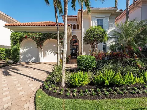 8808 La Palma Ln, Naples, FL 34108