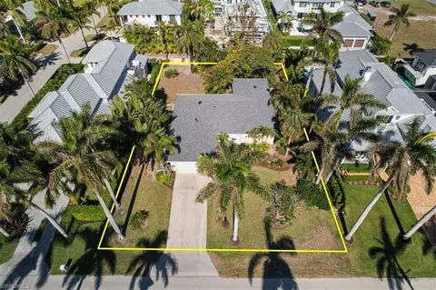 535 14th Ave S, Naples, FL 34102
