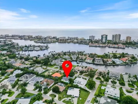 View/Area - 3750 Crayton Rd, Naples, FL 34103 photo 2 of 4