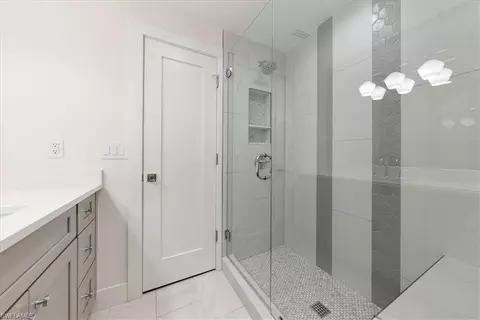 Bath - 3750 Crayton Rd, Naples, FL 34103 photo 4 of 5