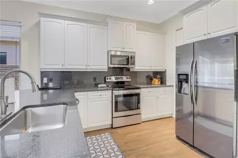 Kitchen - 555 93rd Ave N, Naples, FL 34108 photo 2 of 4