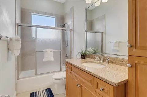 Bath - 555 93rd Ave N, Naples, FL 34108 photo 4 of 5