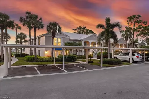 845 Gulf Pavilion Dr #201, Naples, FL 34108