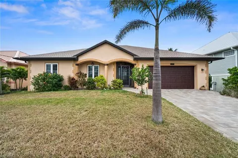 2405 Cherimoya Ln, Saint James City, FL 33956