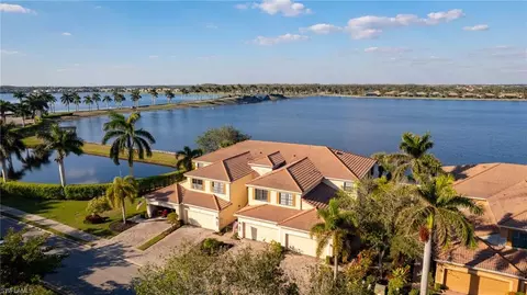 10646 Smokehouse Bay Dr #102, Naples, FL 34120