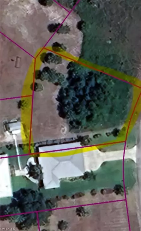Rogue Ave, Labelle, FL 33935