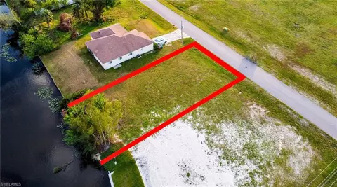 1605 SW 15th Pl, Cape Coral, FL 33991