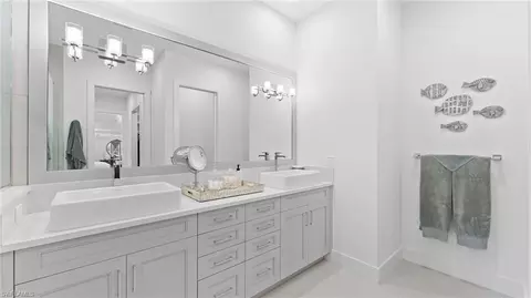 Bath - 2130 Curtis St, Naples, FL 34112 photo 2 of 4