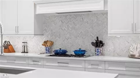Kitchen - 2130 Curtis St, Naples, FL 34112 photo 6 of 8