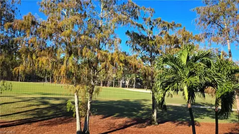 3695 Amberly Cir #E207, Naples, FL 34112