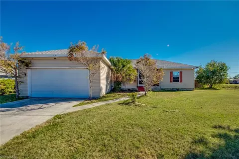 10 Maple Ave N, Lehigh Acres, FL 33936