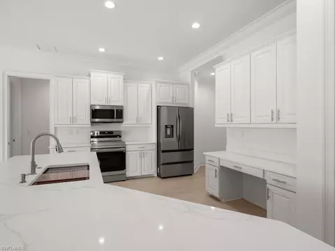 Kitchen - 442 Saddlebrook Ln, Naples, FL 34110 photo 3 of 4