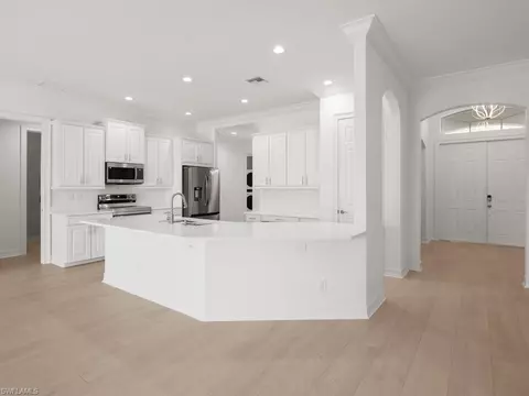 Kitchen - 442 Saddlebrook Ln, Naples, FL 34110 photo 4 of 4