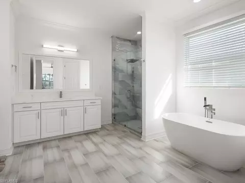 Bath - 442 Saddlebrook Ln, Naples, FL 34110 photo 3 of 5