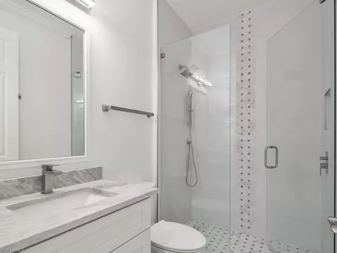 Bath - 442 Saddlebrook Ln, Naples, FL 34110 photo 4 of 5
