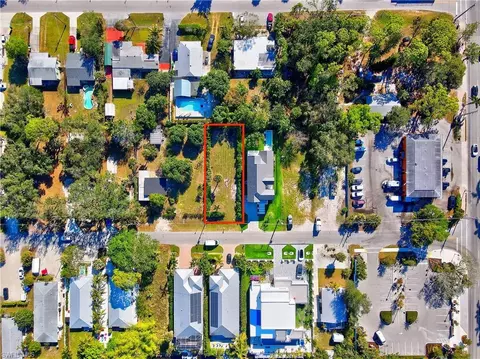 3010 Coco Ave, Naples, FL 34112