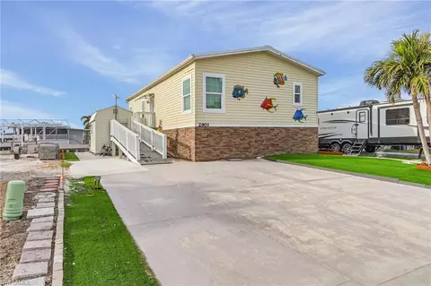 2901 York Rd, Saint James City, FL 33956