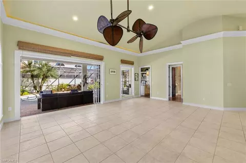 2216 Paget Cir, Naples, FL 34112