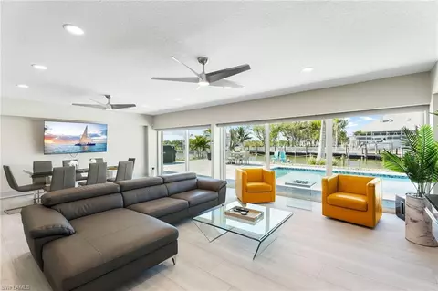 18548 Cutlass Dr, Fort Myers Beach, FL 33931