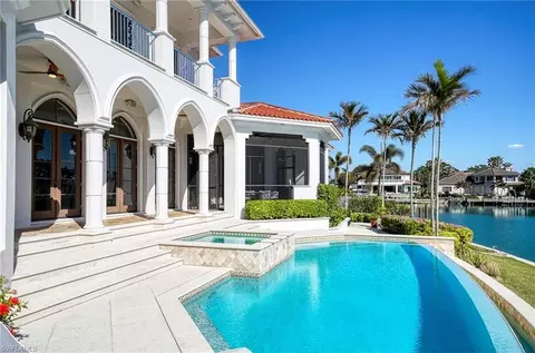 Exterior - 210 Cuddy Ct, Naples, FL 34103 photo 9 of 11
