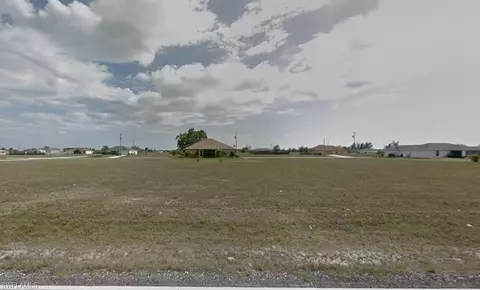 508 Kismet Pkwy W, Cape Coral, FL 33993