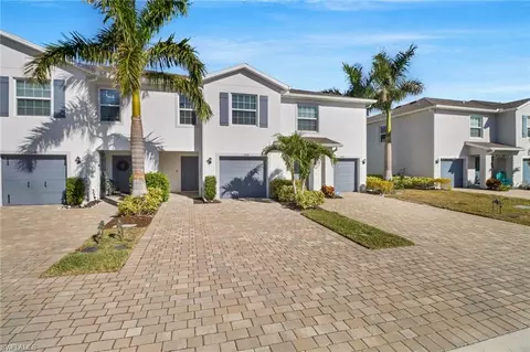 15176 Wildflower Cir, Naples, FL 34119