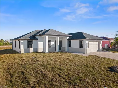 5002 Beauty St, Lehigh Acres, FL 33971