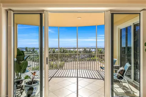 6061 Silver King Blvd #302, Cape Coral, FL 33914